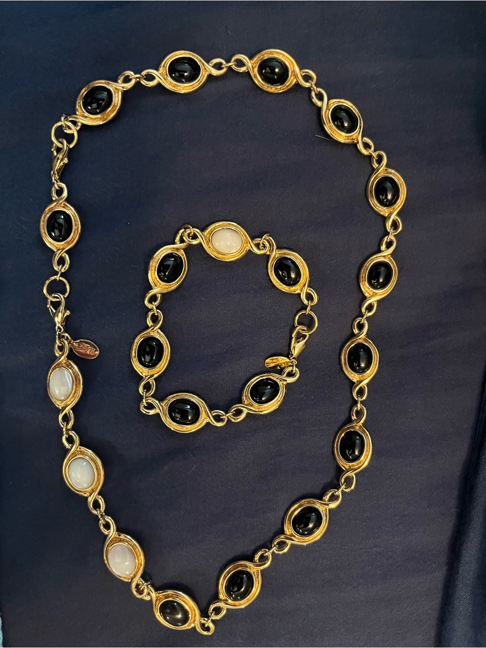 Kenneth Jay Lane Black White Lucite Reversible Gold Tone Necklace & Bracelet Set